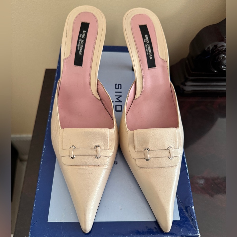 Simo Jourdan Arra Farran Cream Pointed-Toe Heel